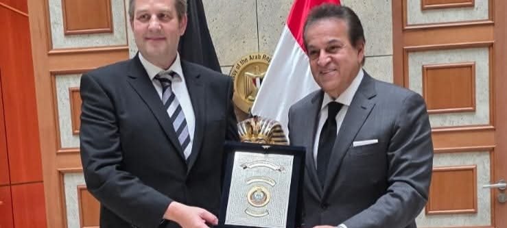 وزير-الصحة-يبحث-تعزيز-التعاون-مع-«روش»-والاتحاد-الدولي-للأدوية -–-سوق-الدواء