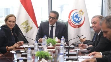 وزير-الصحة-يبحث-مع-«ميدترونيك»-تقدم-ميكنة-منظومة-تغيير-الصمام-الأورطي-بالقسطرة-(tavi)-وتعزيز-المبادرات-الصحية